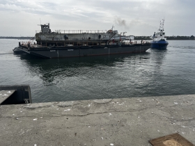 Barges & Towing - GRAND PORT SERVICES